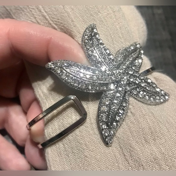 Silver Rhinestone Starfish Bracelet - Picture 3 of 4